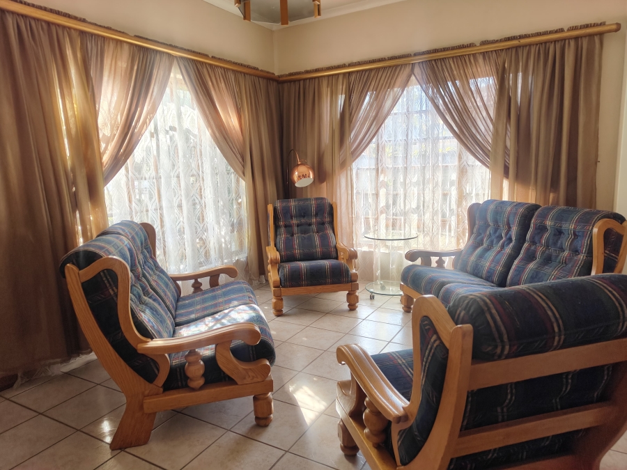 4 Bedroom Property for Sale in Oos Einde North West